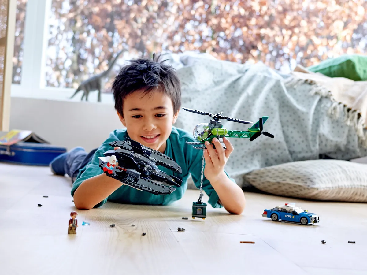 LEGO Batman™ Batwing and The Riddler™ Heist (76120) - Bild 7