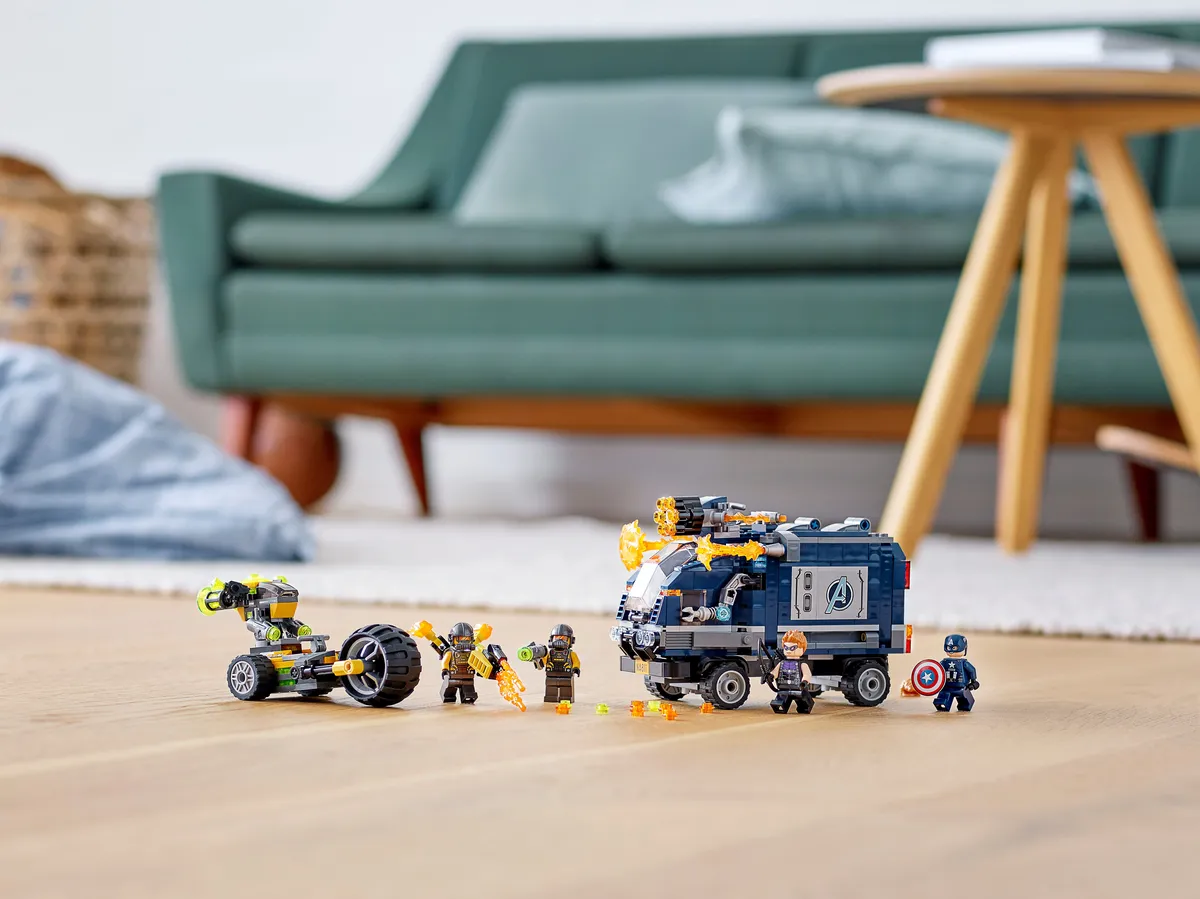 LEGO Avengers Truck Take-down (76143) - Bild 8