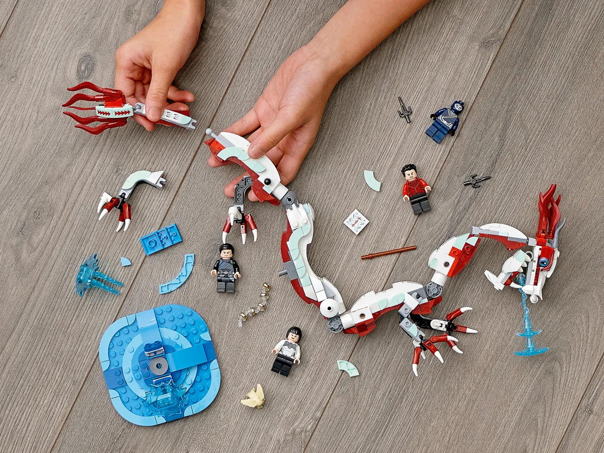 LEGO Battle at the Ancient Village (76177) - Bild 7