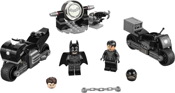 Batman & Selina Kyle Motorcycle Pursuit