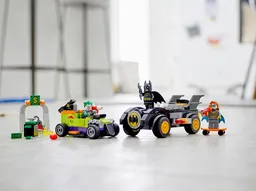 LEGO Batman™ vs. The Joker™: Batmobile™ Chase (76180) - image 10
