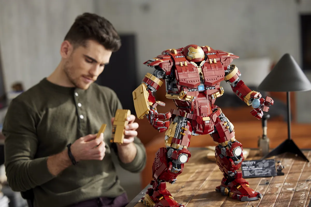 LEGO Hulkbuster (76210) - image 10