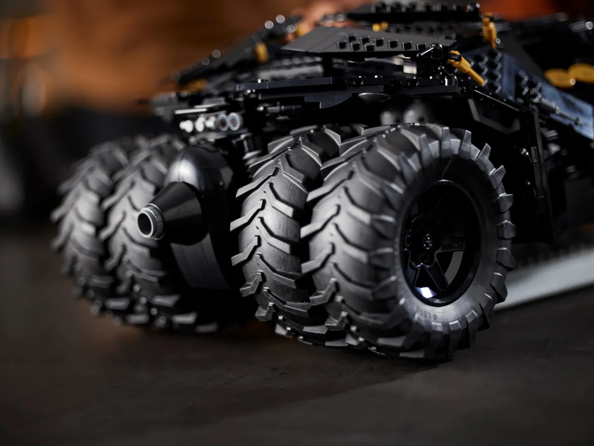 LEGO Batmobile™ Tumbler (76240) - Bild 7