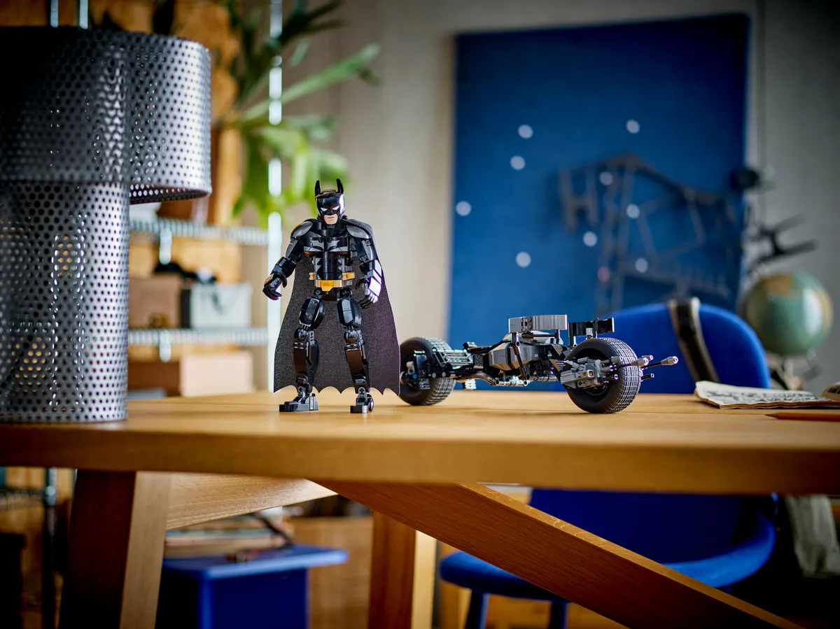 LEGO Batman™ Construction Figure and the Bat-Pod Bike (76273) - Bild 9