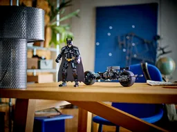 LEGO Batman™ Construction Figure and the Bat-Pod Bike (76273) - image 9