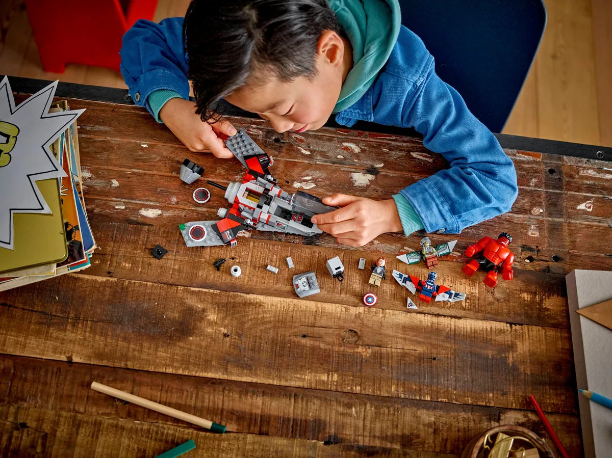 LEGO Captain America vs. Red Hulk Battle (76292) - Bild 8