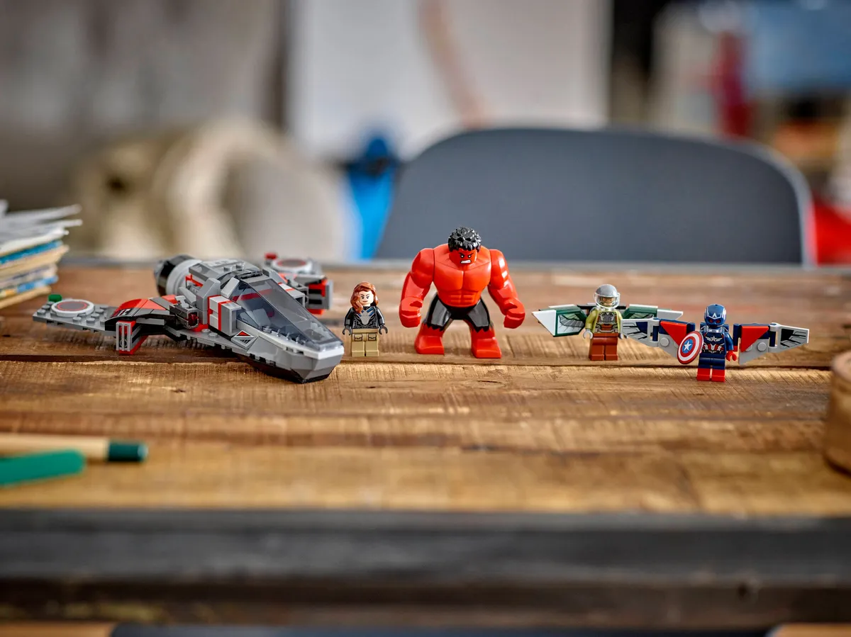 LEGO Captain America vs. Red Hulk Battle (76292) - Bild 9