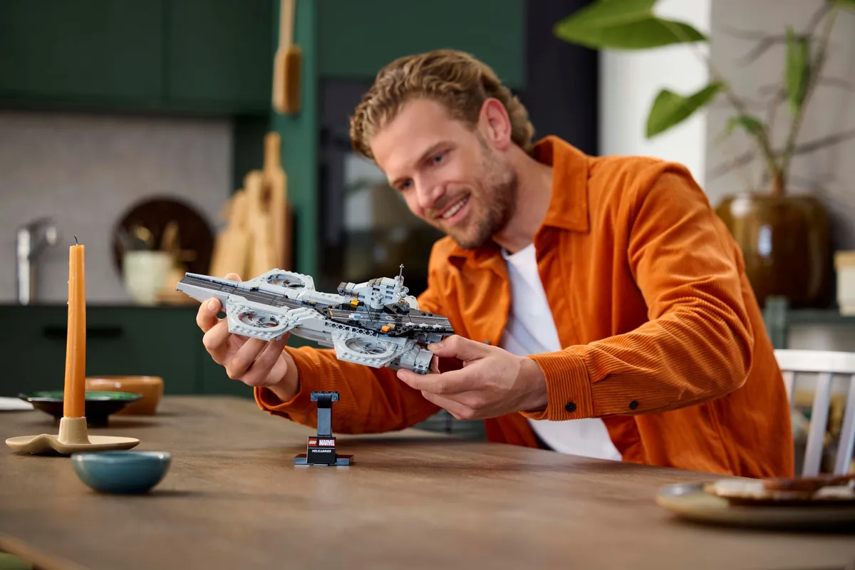 LEGO The Avengers Helicarrier (76295) - Bild 5
