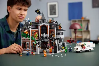 Arkham Asylum™ von LEGO – Produktfoto 10 von 17