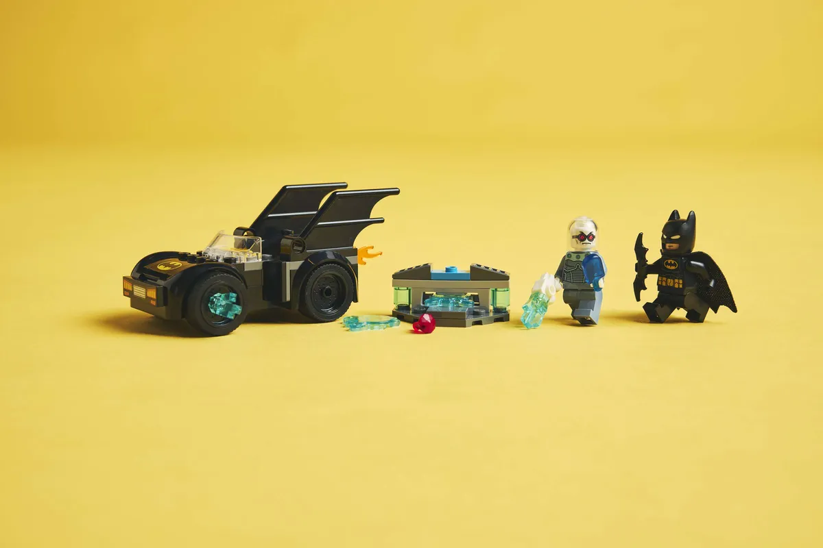LEGO Batman™ & Batmobile™ vs. Mr. Freeze™ (76301) - Bild 5