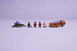 LEGO Iron Man Car & Black Panther vs. Red Hulk (76310) - image 7