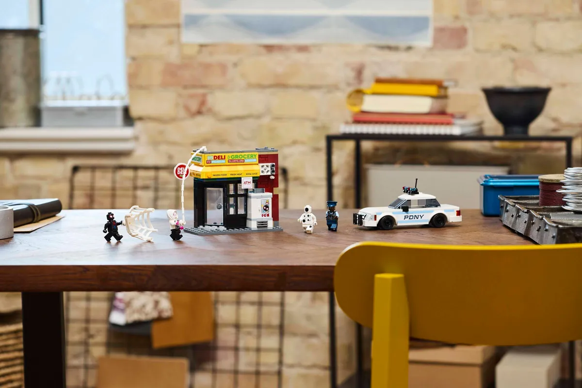 LEGO Spider-Verse: Miles Morales vs. The Spot (76311) - afbeelding 9