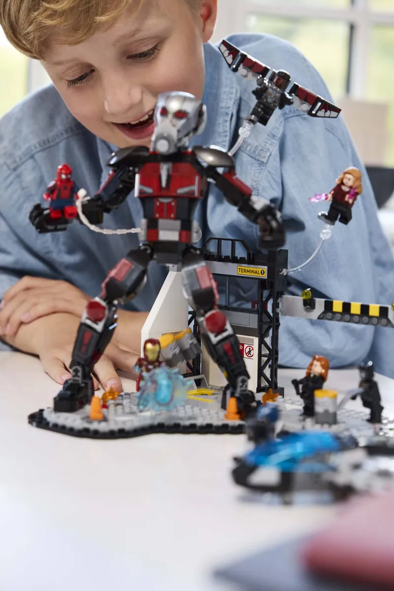 Captain America: Civil War Action Battle von LEGO – Produktfoto 8 von 11