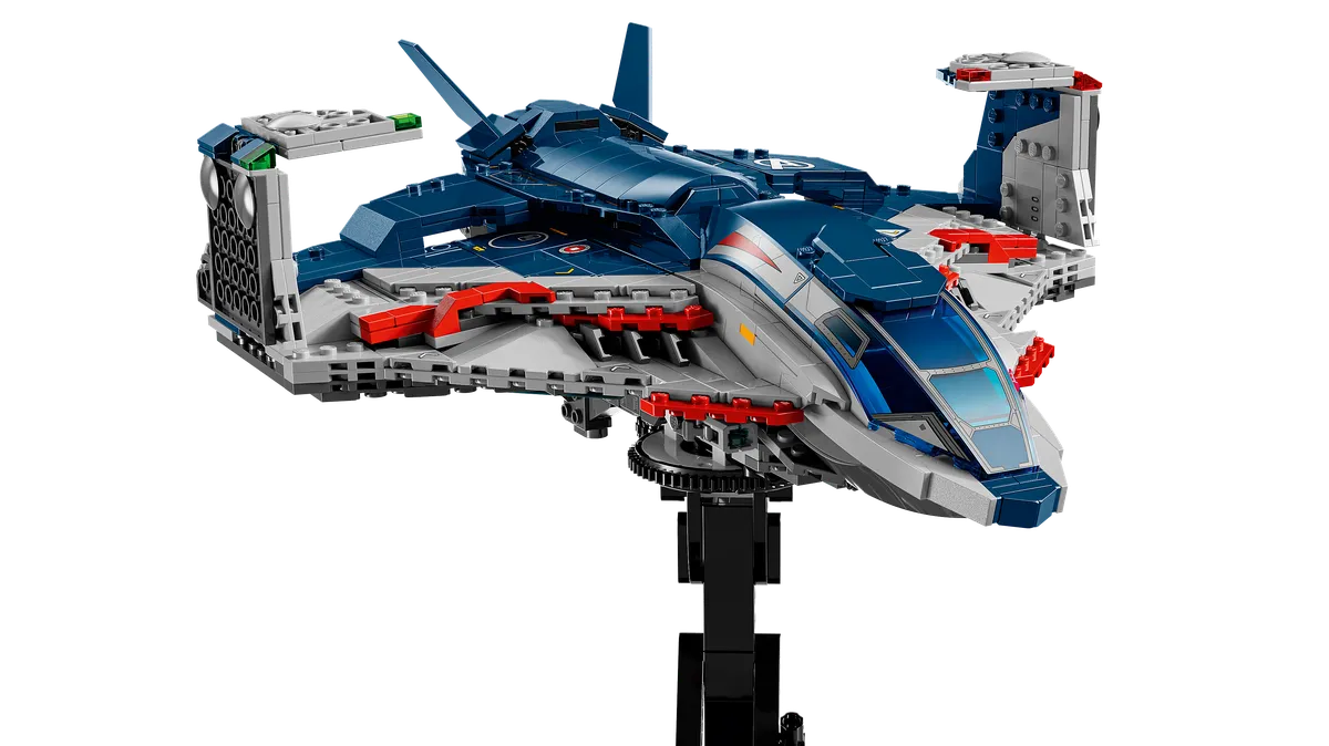 LEGO Avengers: Age of Ultron Quinjet (76325) - image 2
