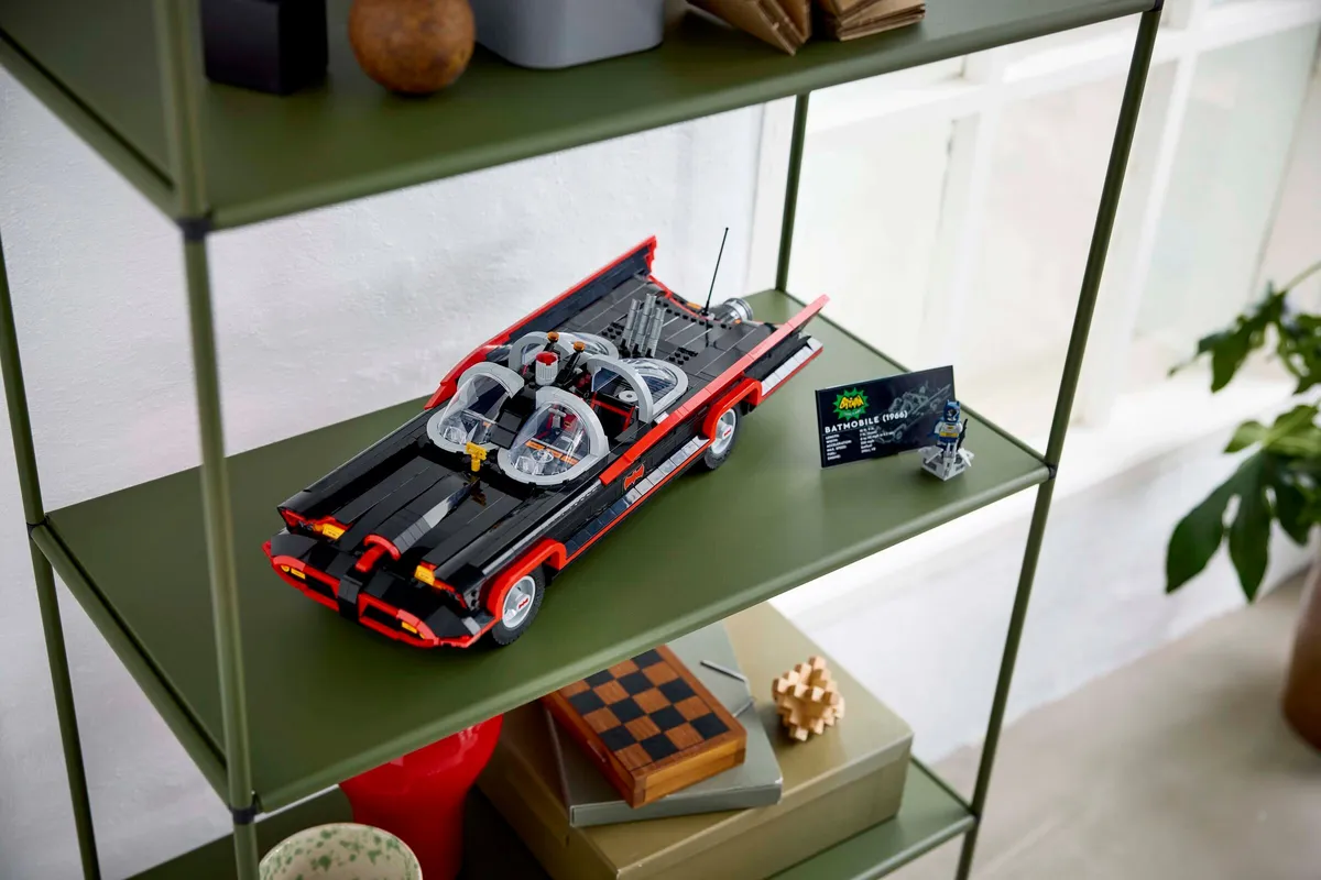 LEGO Batman™: The Classic TV Series Batmobile™ (76328) - image 9