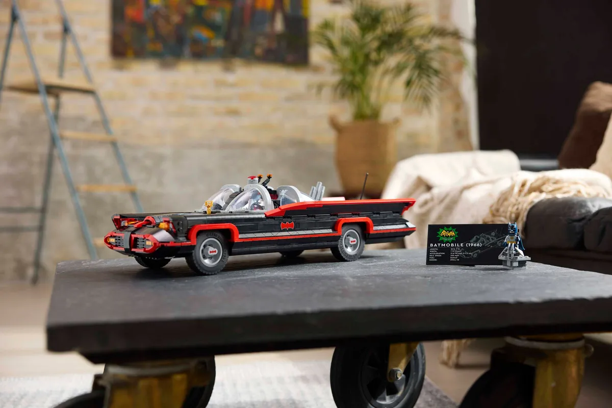 LEGO Batman™: The Classic TV Series Batmobile™ (76328) - image 10