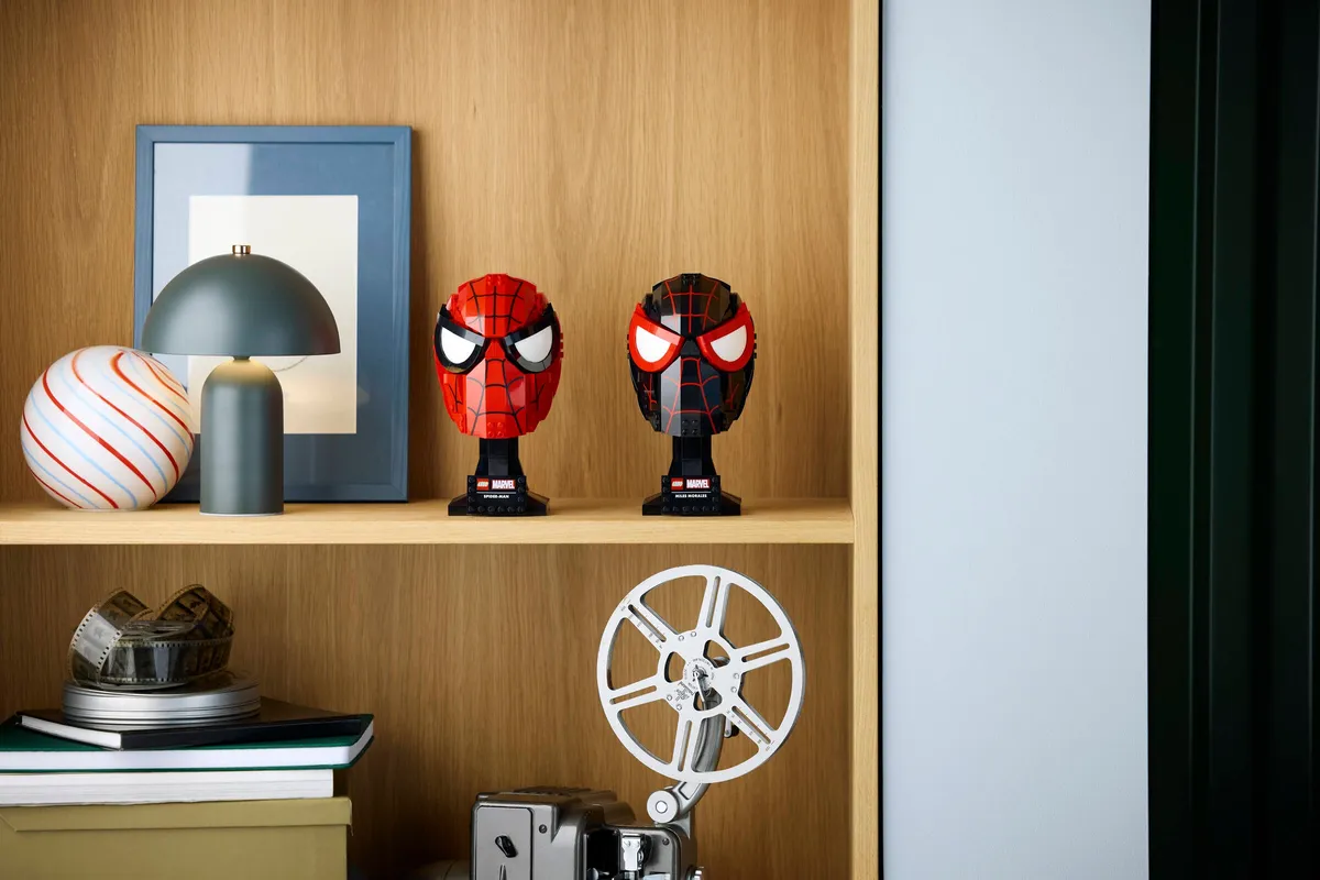 LEGO Miles Morales' Mask (76329) - Bild 10
