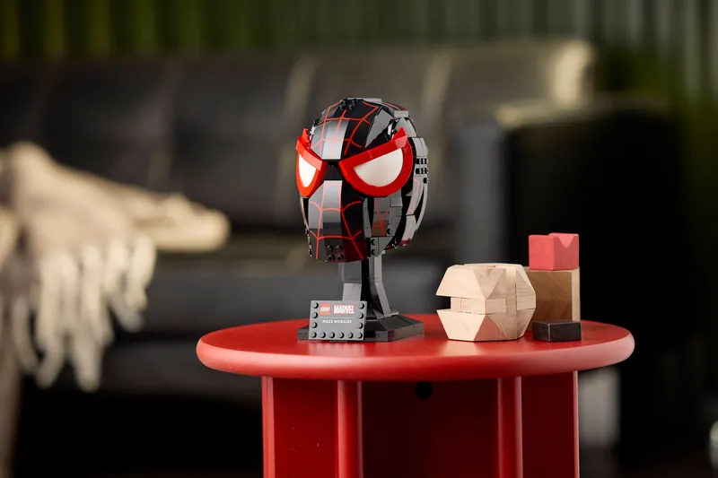 Miles Morales' Mask by LEGO – product photo 9 of 12