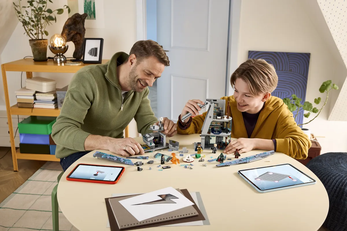 LEGO Avengers: Doomsday New Avengers Tower (76352) - Bild 6