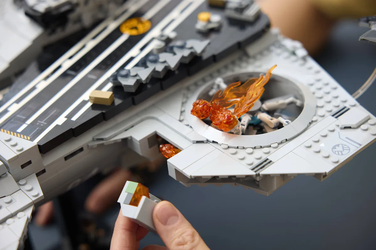 LEGO S.H.I.E.L.D. Helicarrier (76354) - image 12