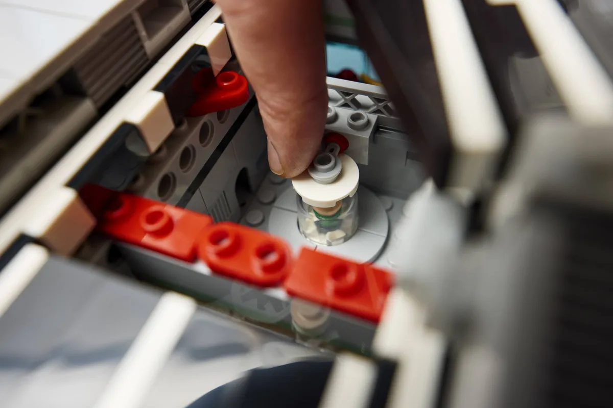 LEGO S.H.I.E.L.D. Helicarrier (76354) - image 14