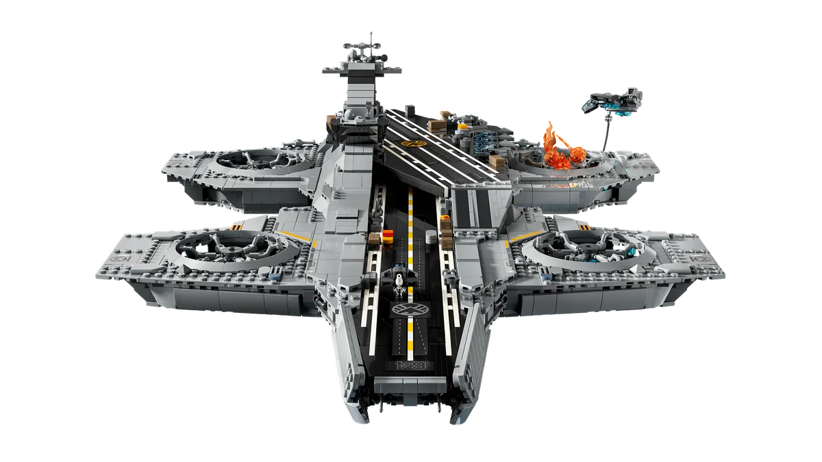 LEGO S.H.I.E.L.D. Helicarrier (76354) - image 1