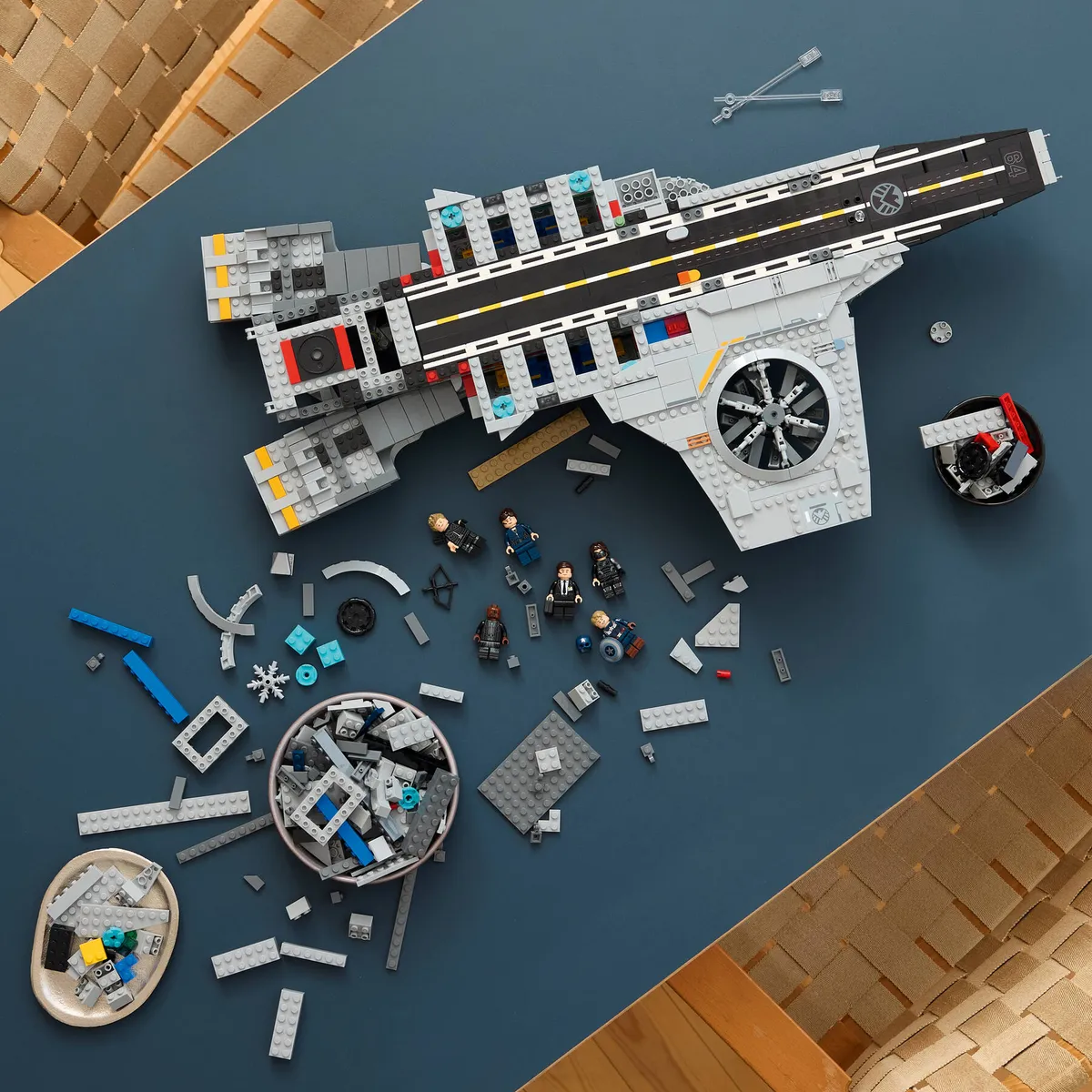LEGO S.H.I.E.L.D. Helicarrier (76354) - image 8