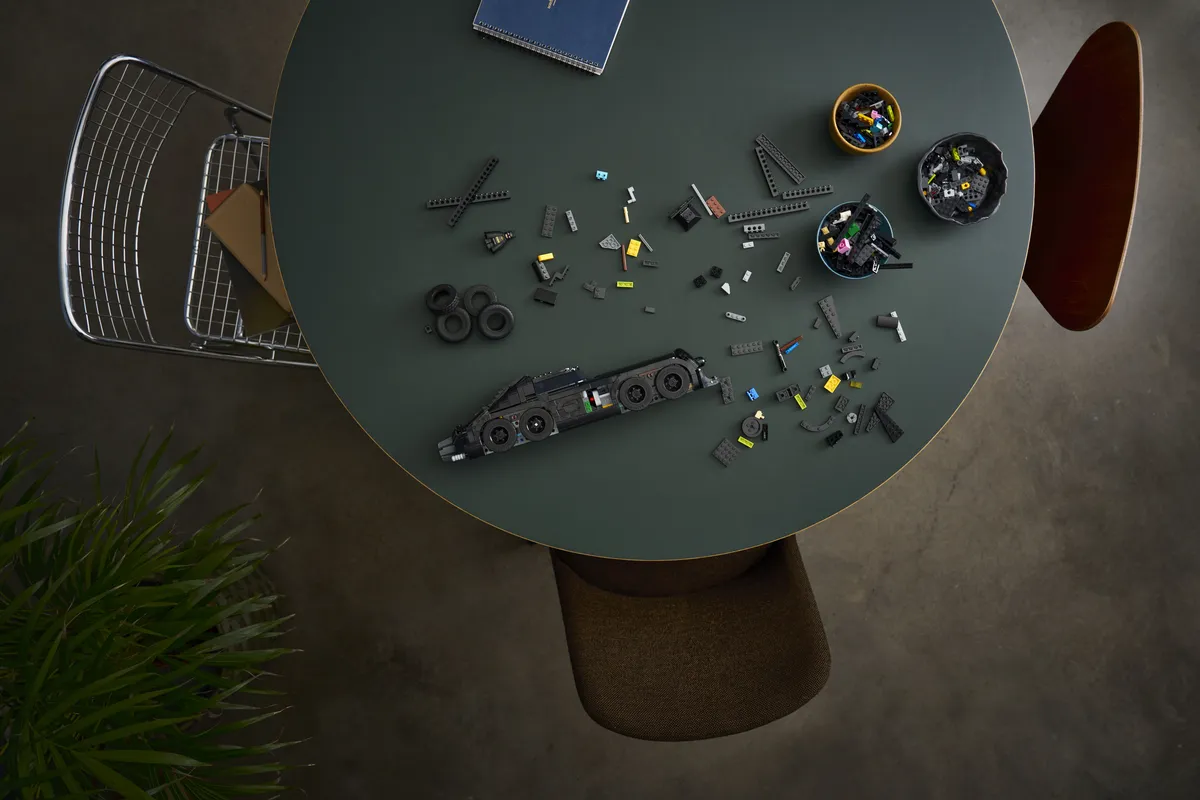 LEGO Batman Returns™ Batmobile™ (76355) - afbeelding 8