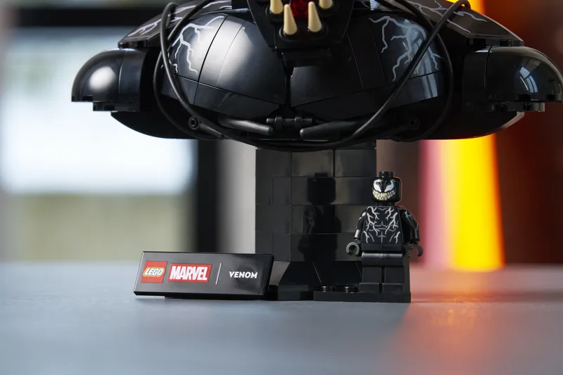Venom Bust von LEGO – Produktfoto 16 von 21