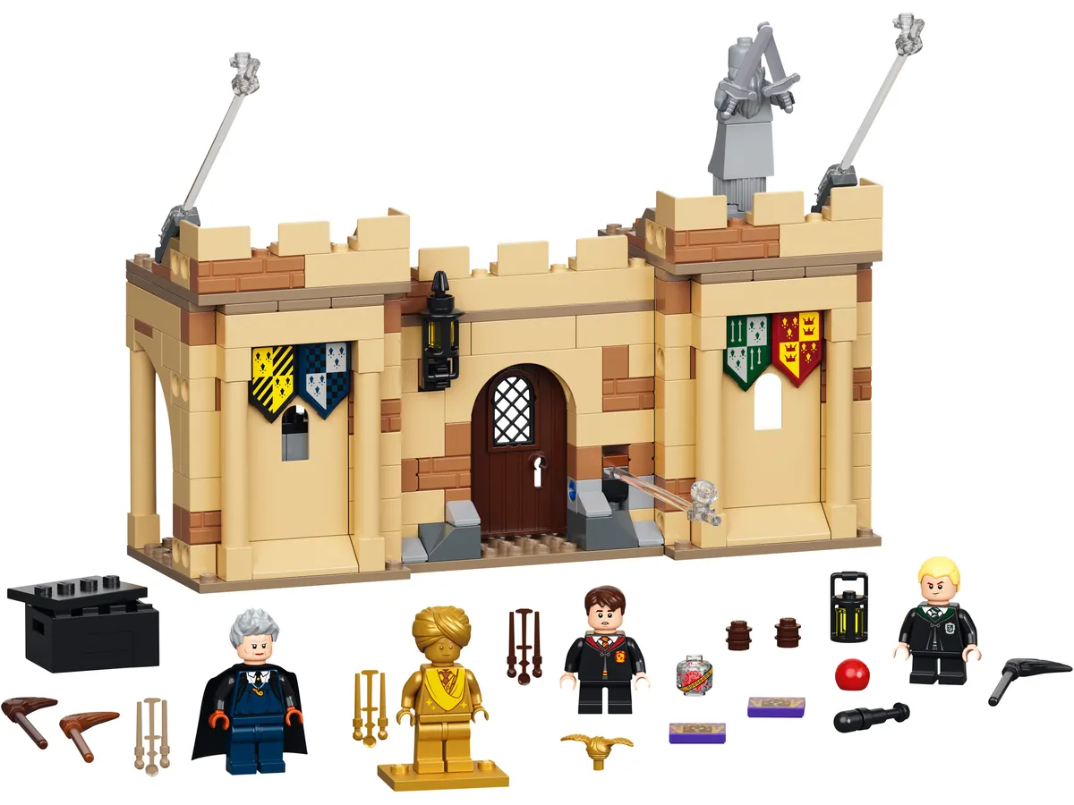 LEGO Hogwarts™: First Flying Lesson (76395)