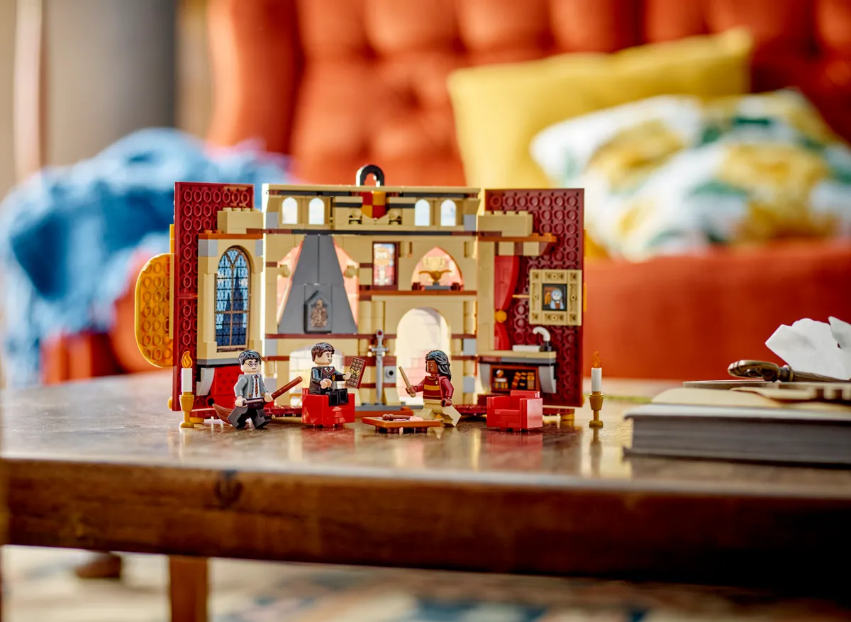 LEGO Gryffindor™ House Banner (76409) - image 7