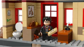 Hogwarts Express ™ Train Set with Hogsmeade Station™ by LEGO – product photo 5 of 9