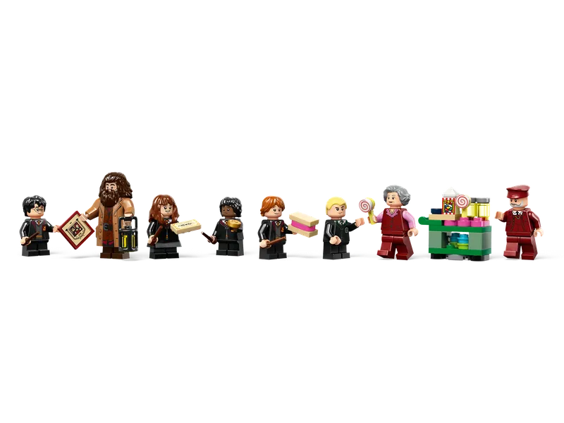 Hogwarts Express ™ Train Set with Hogsmeade Station™ by LEGO – product photo 7 of 9