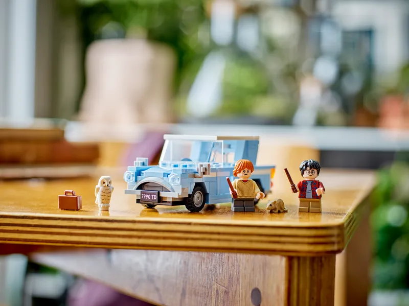 Flying Ford Anglia™ by LEGO – product photo 8 of 8