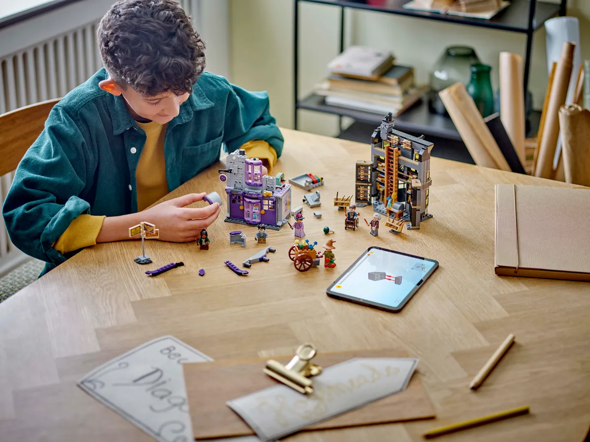LEGO Ollivanders™ & Madam Malkin's Robes (76439) - Bild 7