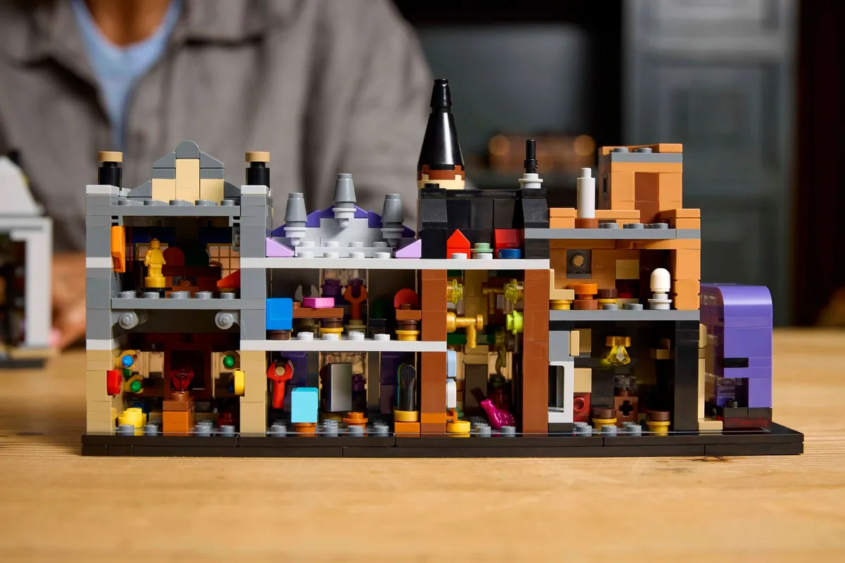LEGO Diagon Alley™ Wizarding Shops (76444) - Bild 9