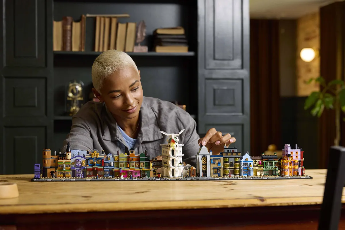 LEGO Diagon Alley™ Wizarding Shops (76444) - Bild 6