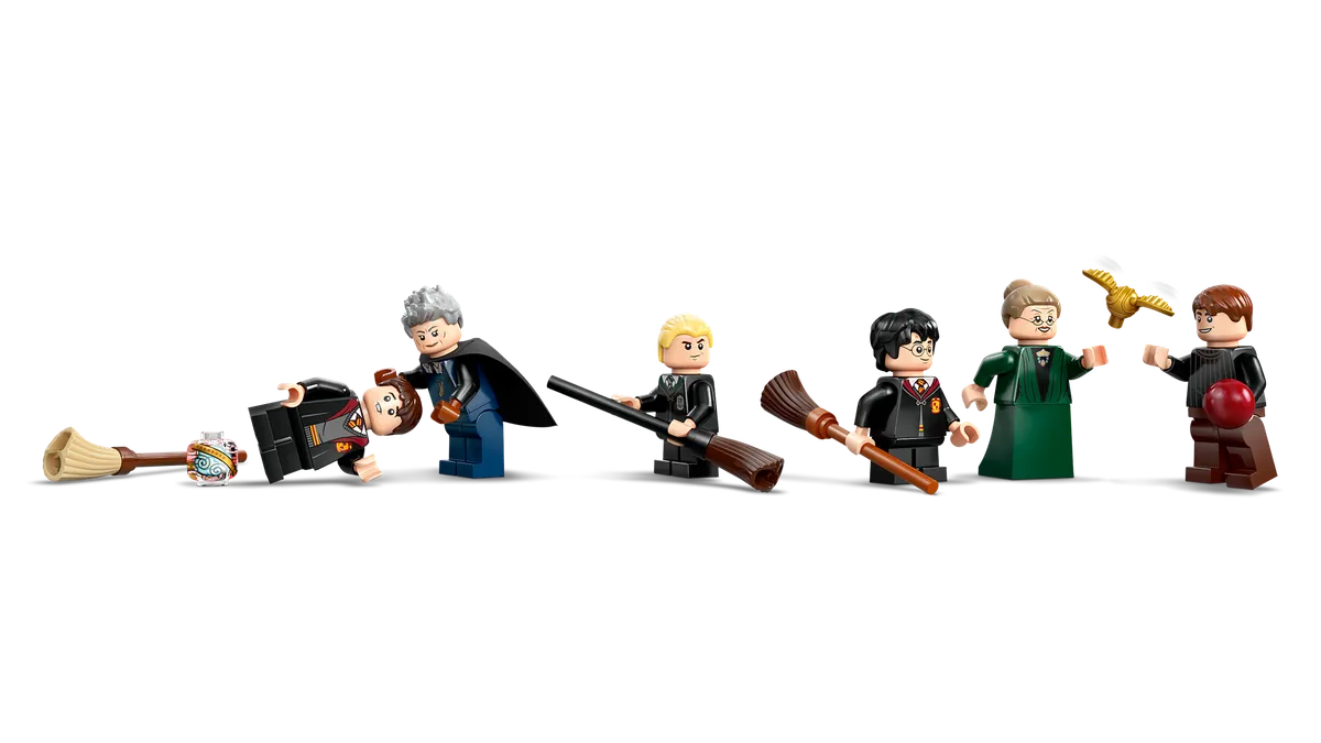 LEGO Hogwarts™ Castle: Flying Lessons (76447) - Bild 3