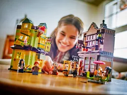 LEGO Quality Quidditch™ Supplies & Ice Cream Parlour (76452) - afbeelding 5