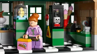 Hogsmeade™ Village – Collectors' Edition by LEGO – product photo 7 of 22