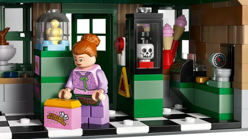 Hogsmeade™ Village – Collectors' Edition by LEGO – product photo 7 of 22