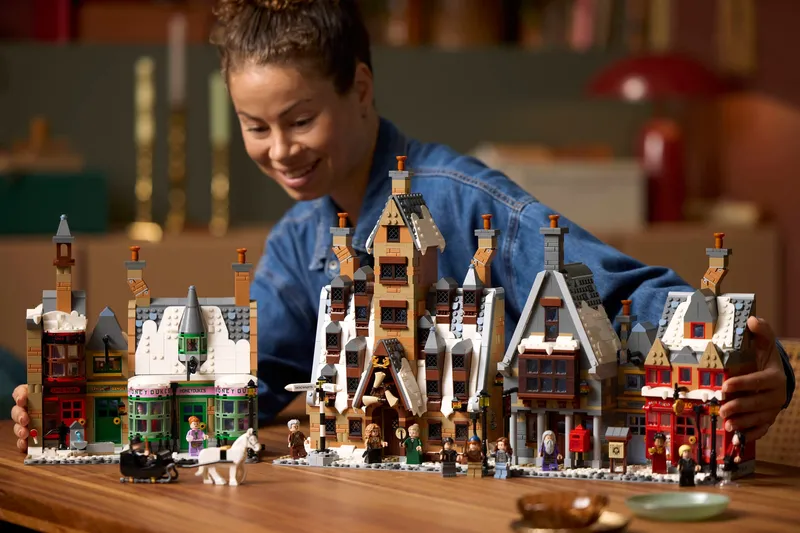 Hogsmeade™ Village – Collectors' Edition by LEGO – product photo 9 of 22