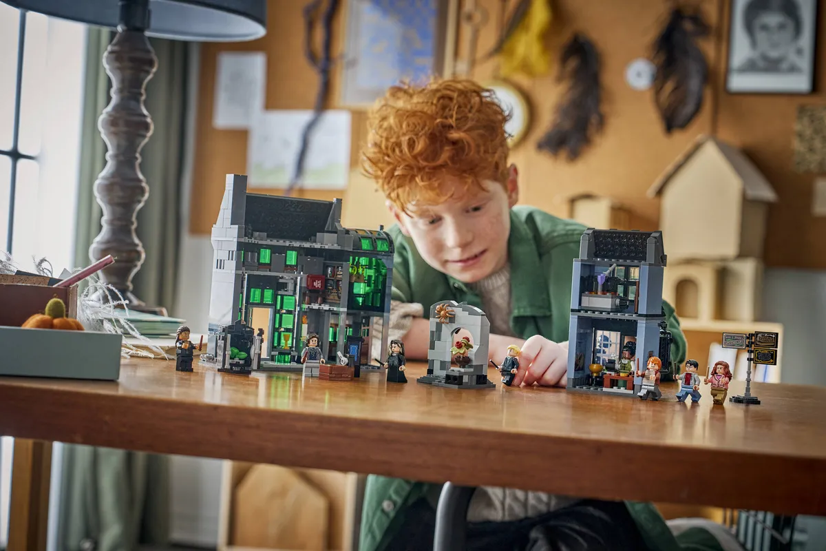 LEGO Knockturn Alley™ Wizarding Shops (76471) - Bild 10