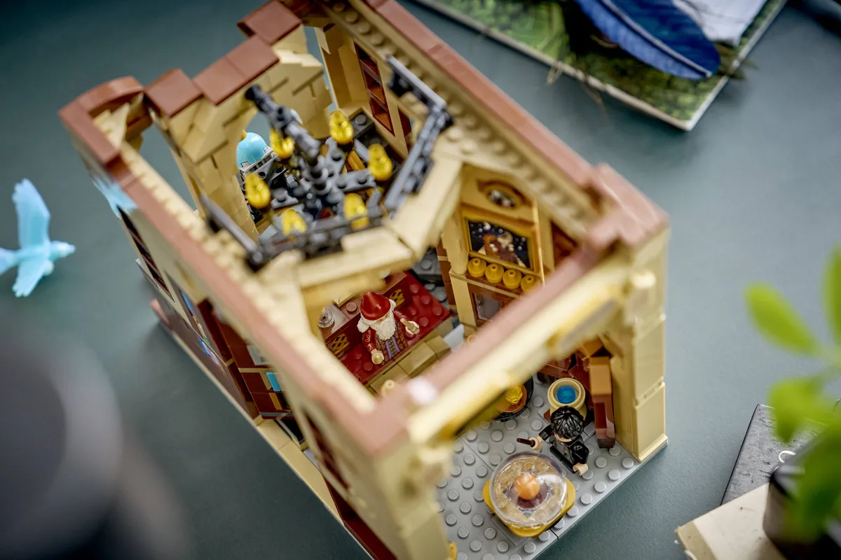 LEGO Book Nook: Dumbledore's Office (76478) - Bild 12