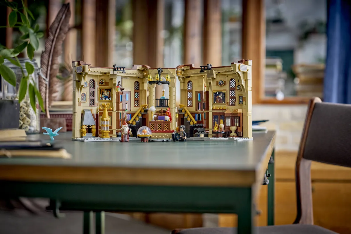 LEGO Book Nook: Dumbledore's Office (76478) - Bild 13