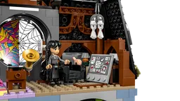 LEGO Wednesday & Enid's Dorm Room (76781) - Bild 3