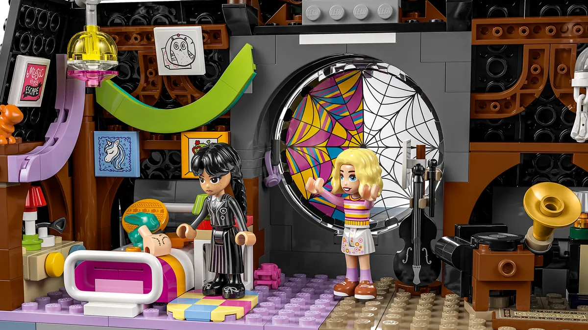LEGO Wednesday & Enid's Dorm Room (76781) - Bild 4