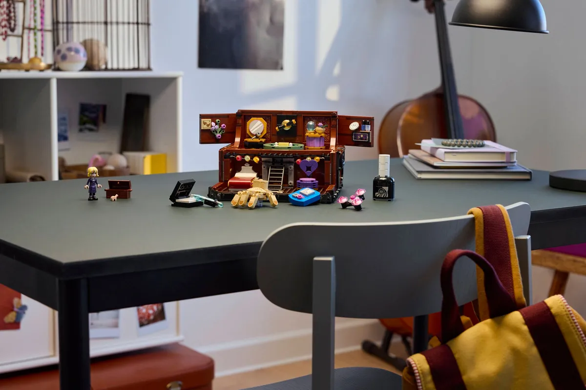 LEGO Thing's Apartment (76785) - image 9
