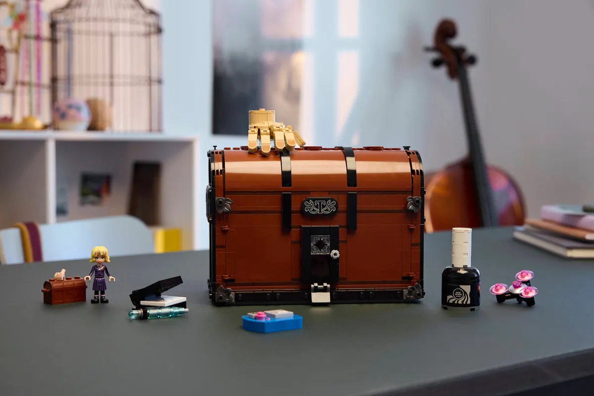 LEGO Thing's Apartment (76785) - image 10