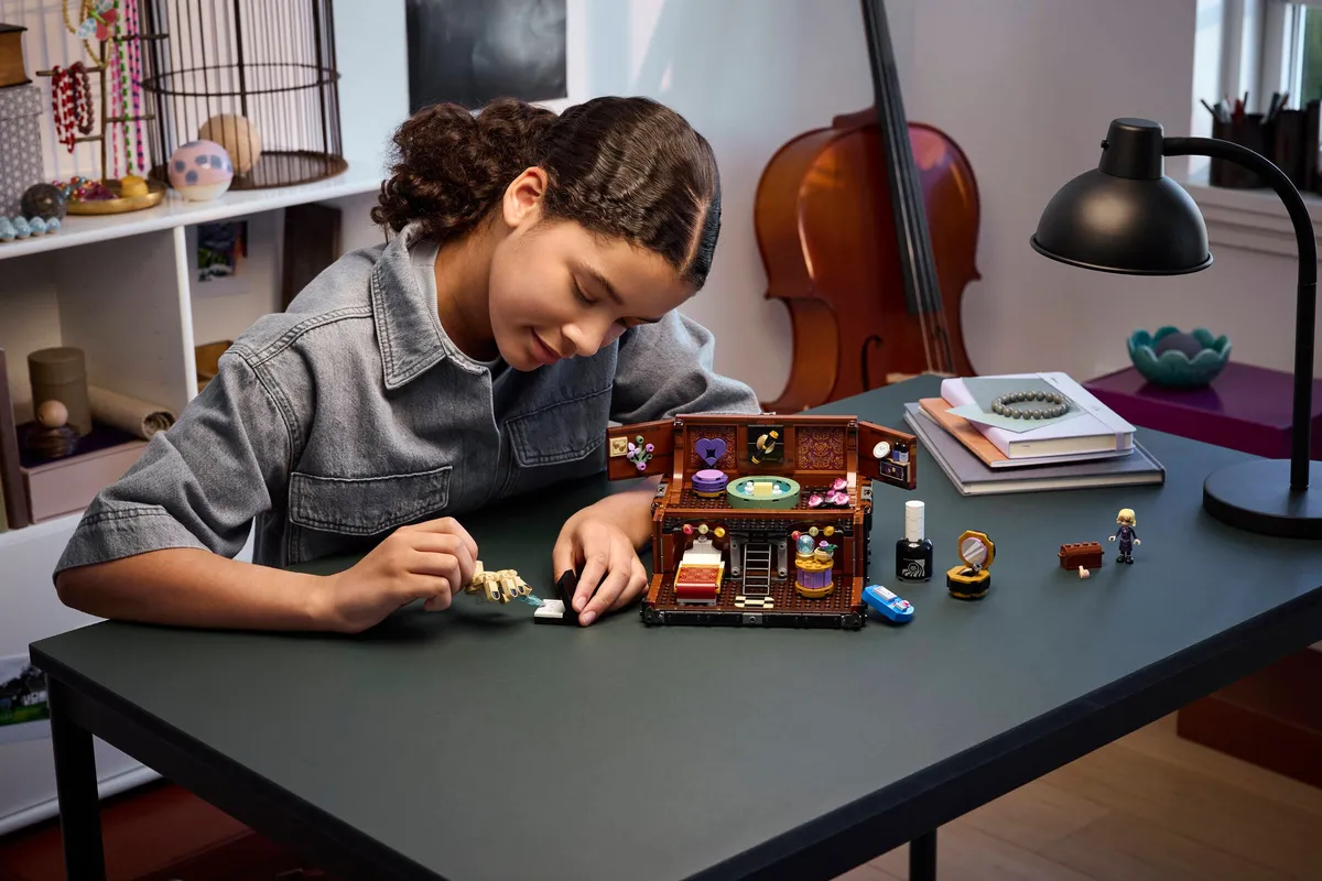 LEGO Thing's Apartment (76785) - image 7